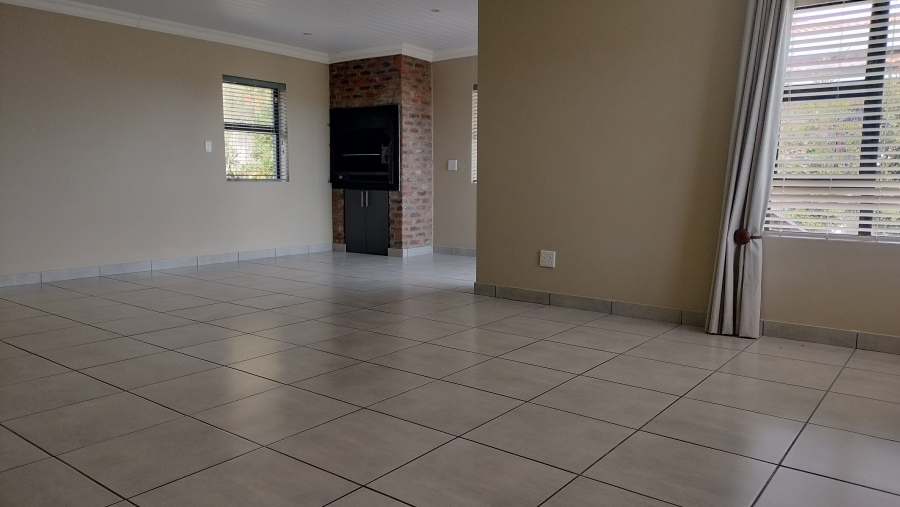3 Bedroom Property for Sale in Reebok Western Cape